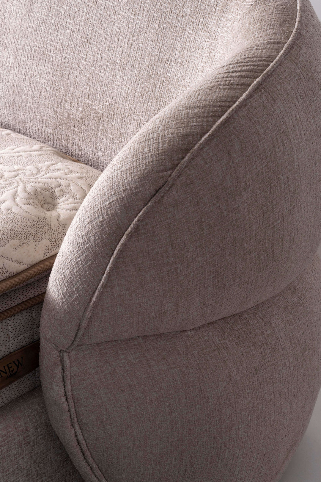 ALIN Boxspringbett 160 x 200 cm – Kompakter Luxus mit integriertem Bettkasten in Beige